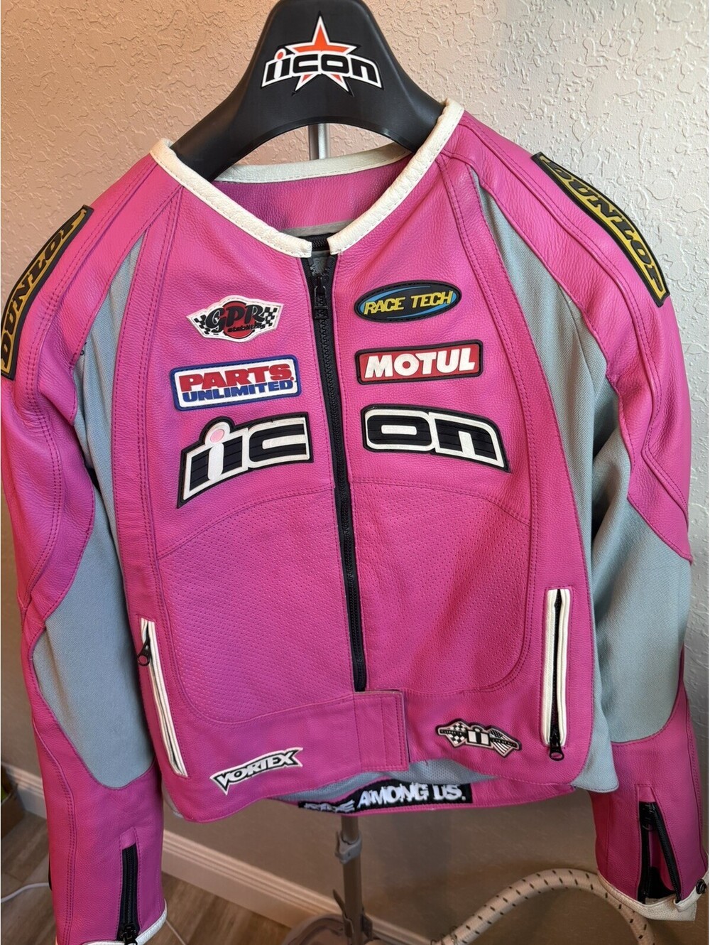 Women's Pink Motosport Leather Merc Hero Ridding Jacket. Size Women's Medium New